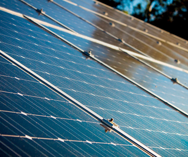 신재생에너지의 대표주자 '태양광'<br />
태양빛을 에너지로 변환시켜 전기를 생산해내는 기술